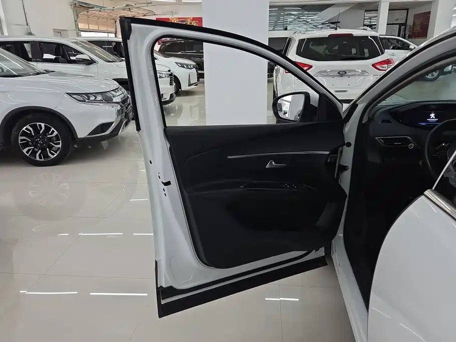 Peugeot 4008 — миниатюра 7