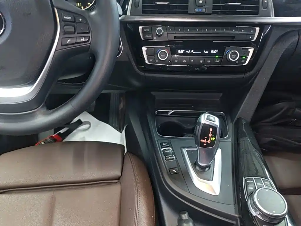 BMW 3 Series — миниатюра 14