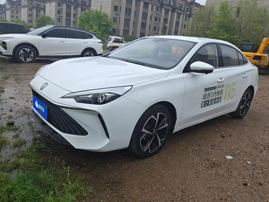 Roewe i5 2023 1.5L CVT Honorable Edition