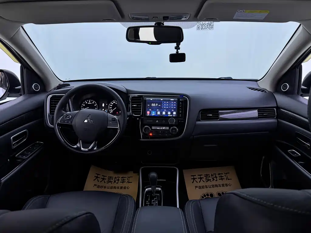 Mitsubishi Outlander — миниатюра 8