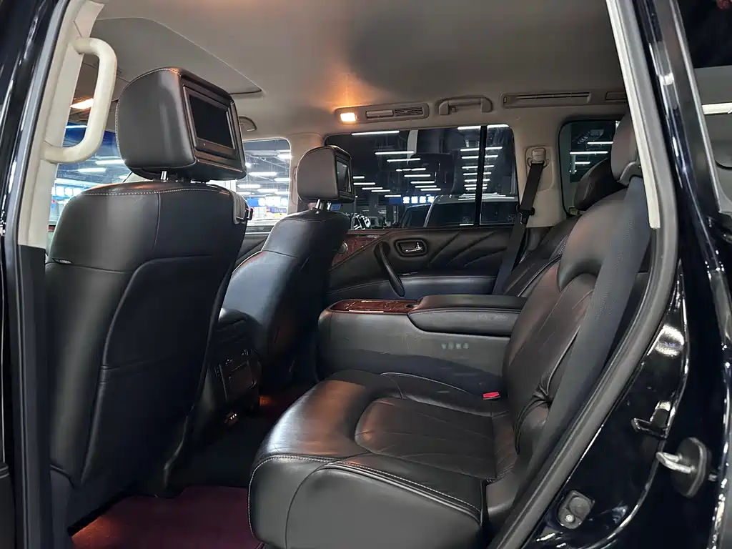 Infiniti QX80 2016 5.6L 4WD