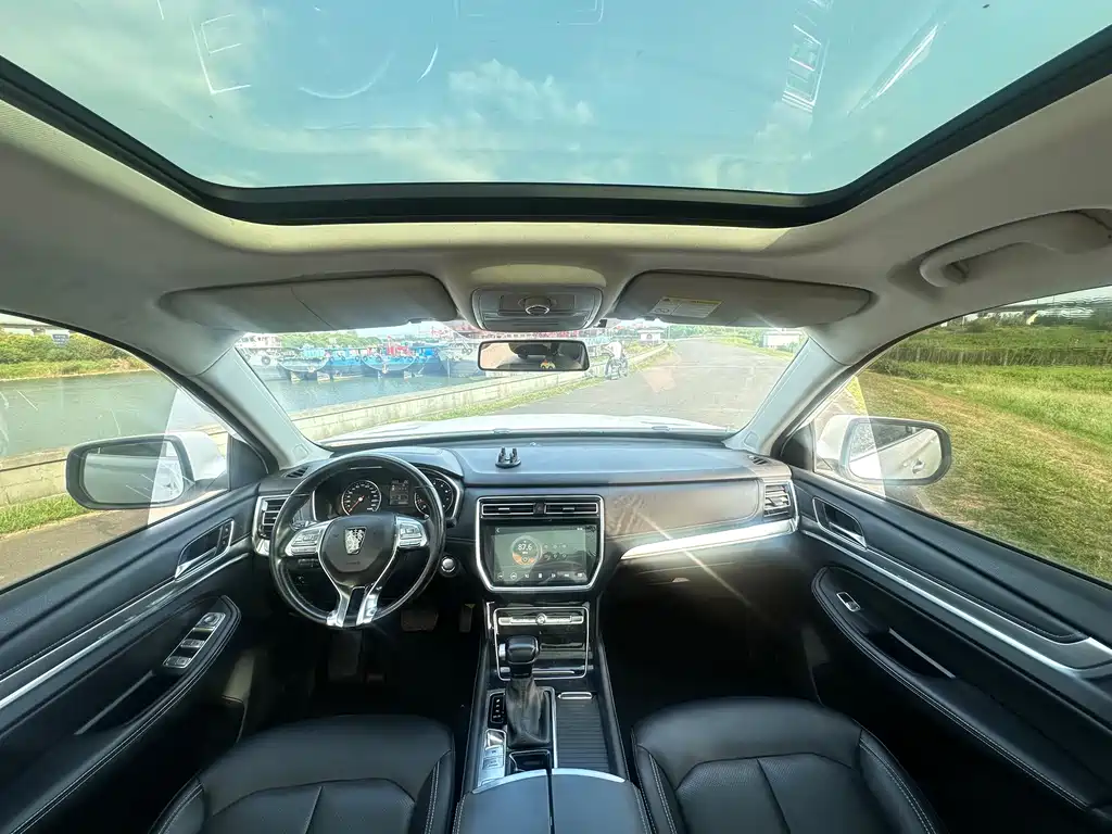 Roewe RX8 — миниатюра 6