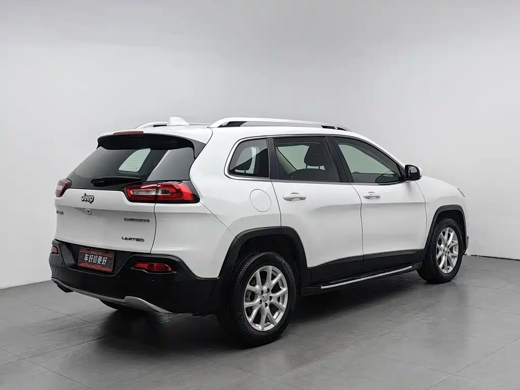 Jeep Cherokee — миниатюра 2
