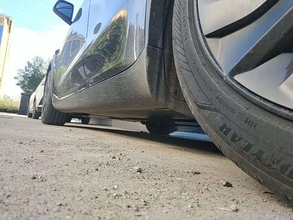 Tesla Model Y — миниатюра 22