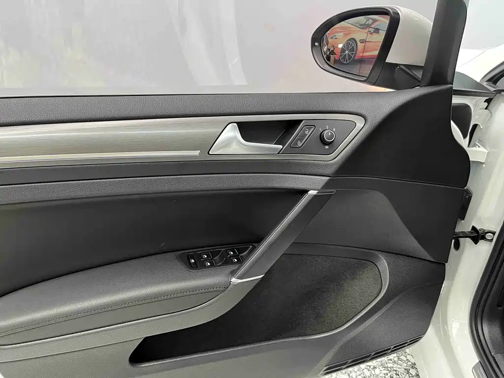 Volkswagen Golf — миниатюра 6