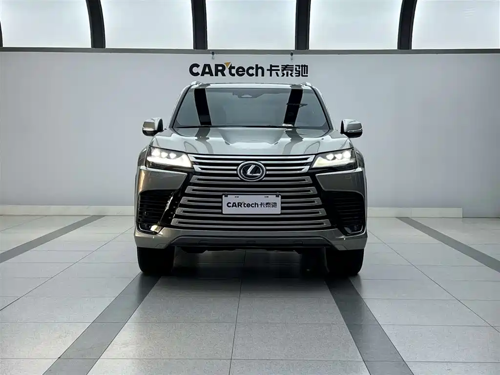 Lexus LX 2025 700h