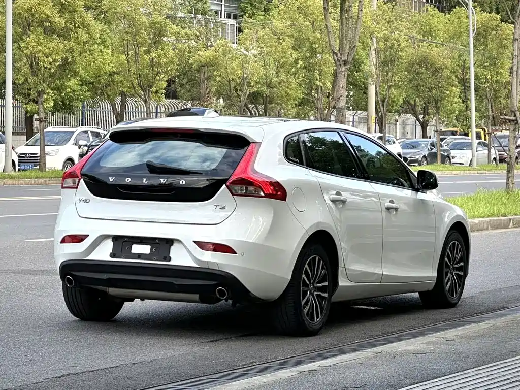 Volvo V40 — миниатюра 6