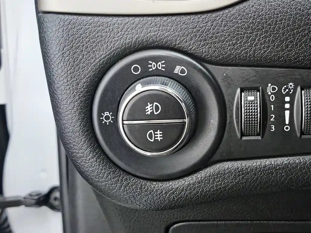 Jeep Cherokee — миниатюра 21