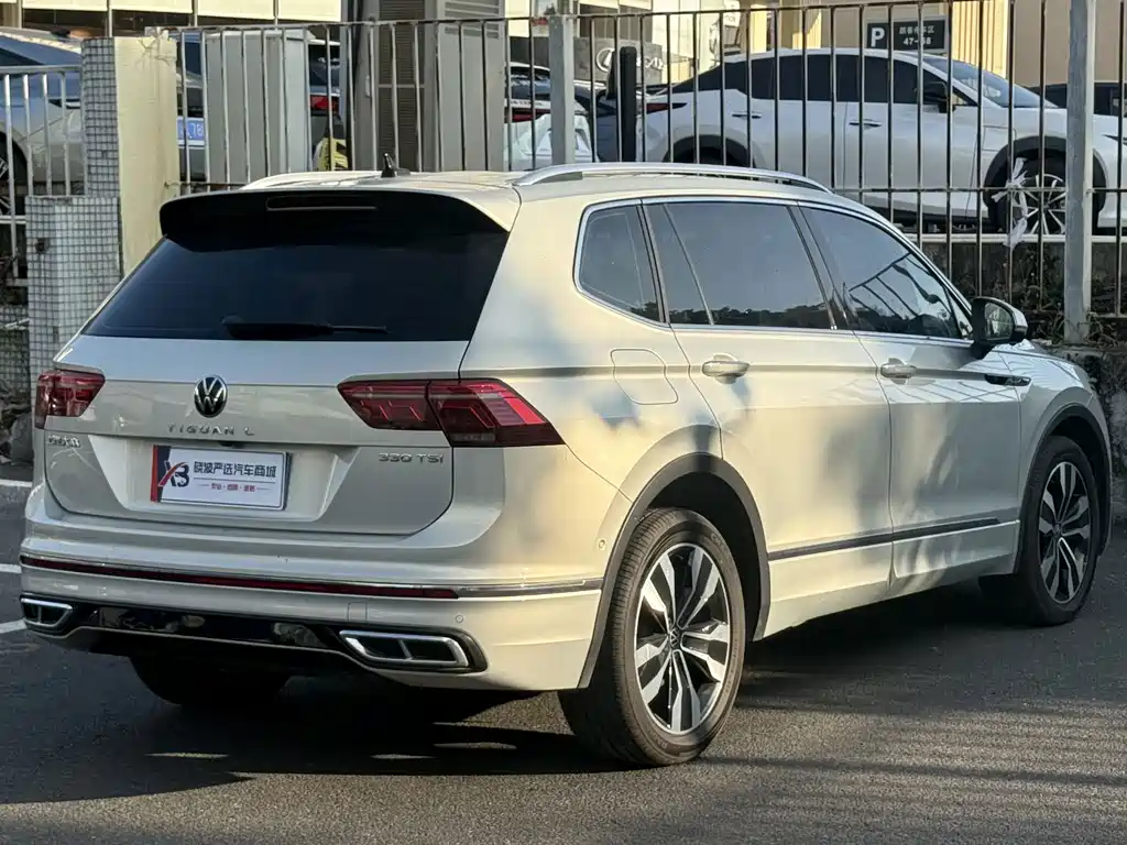Volkswagen Tiguan L 2022 — фото 2