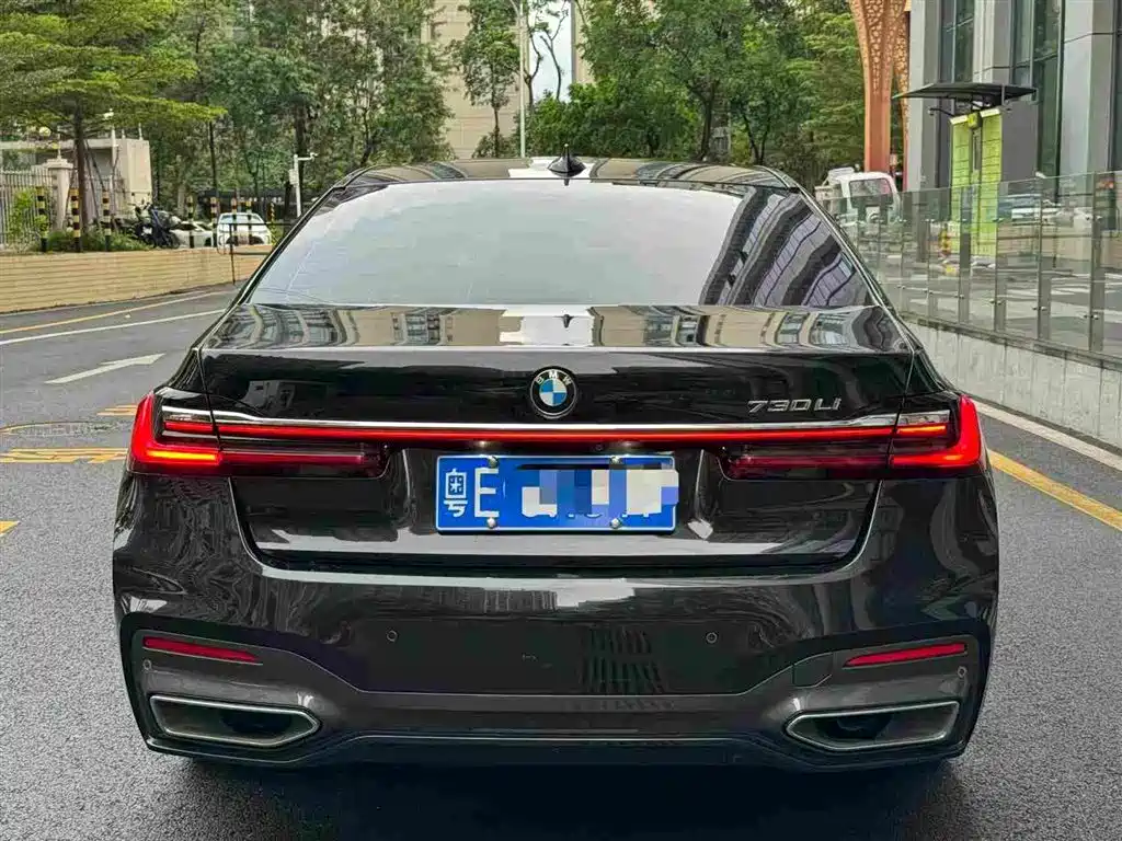 BMW 7 Series — миниатюра 5