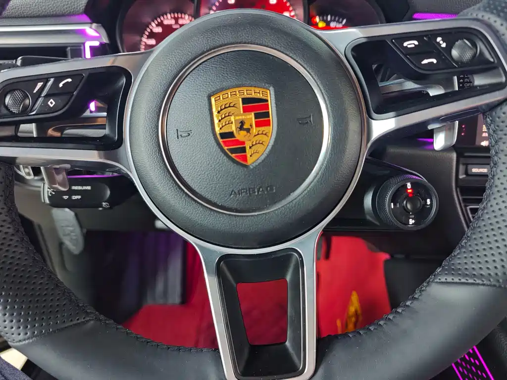 Porsche Macan — миниатюра 12