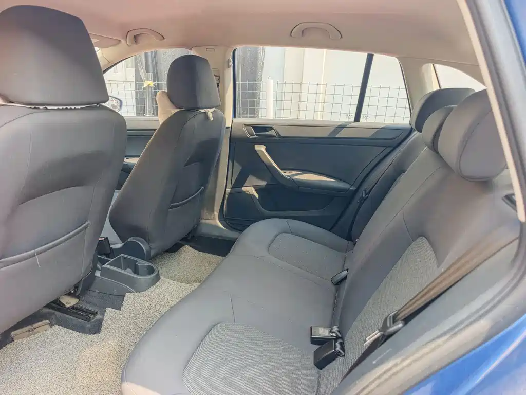 Skoda Rapid Spaceback — миниатюра 5