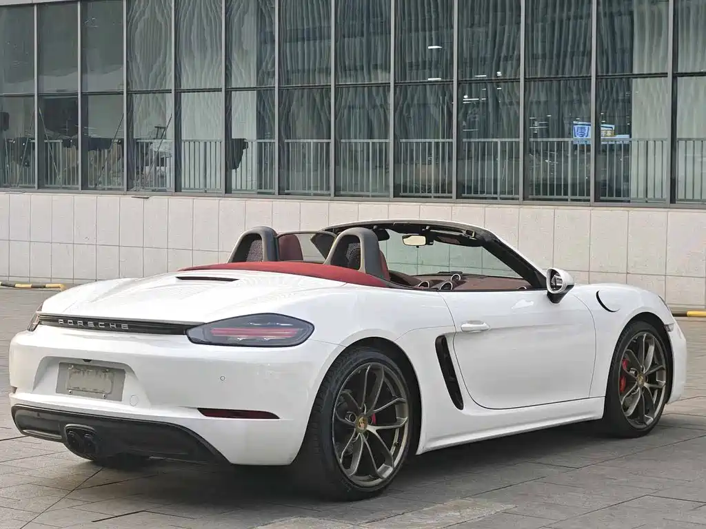 PORSCHE 718