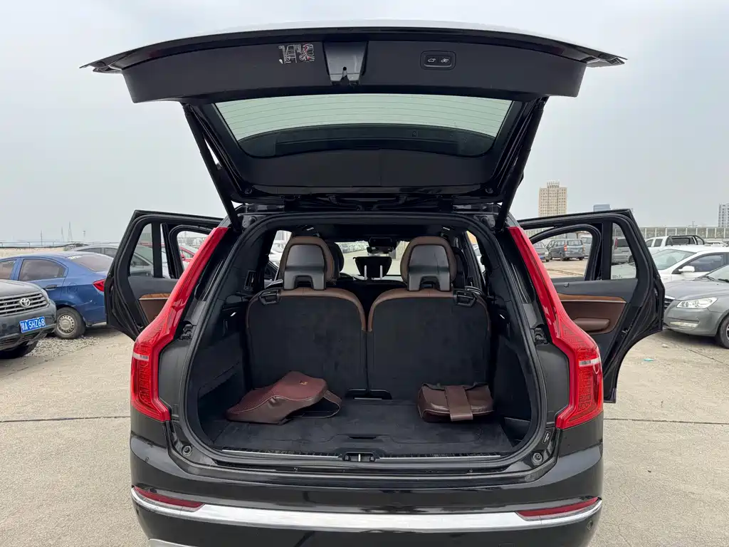 Volvo XC90 — миниатюра 11