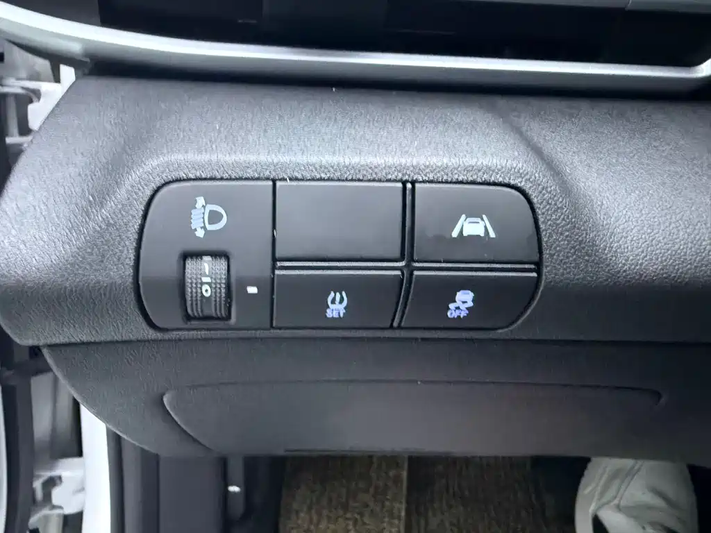 Hyundai Elantra — миниатюра 16