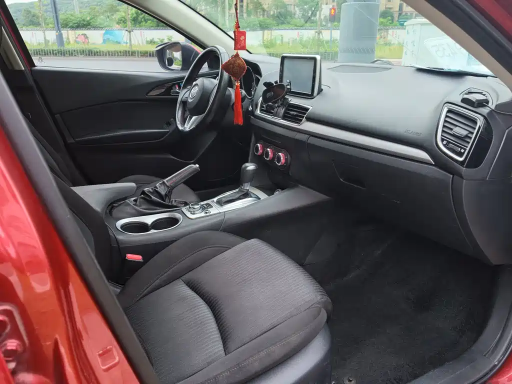 Mazda 3 Axela — миниатюра 18