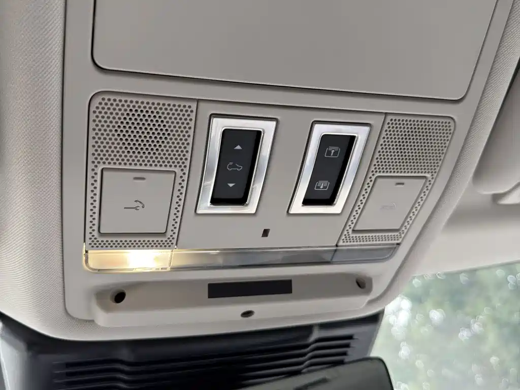 LAND ROVER RANGE ROVER AURORA