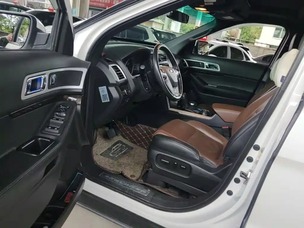 Ford Explorer (Import) — миниатюра 16