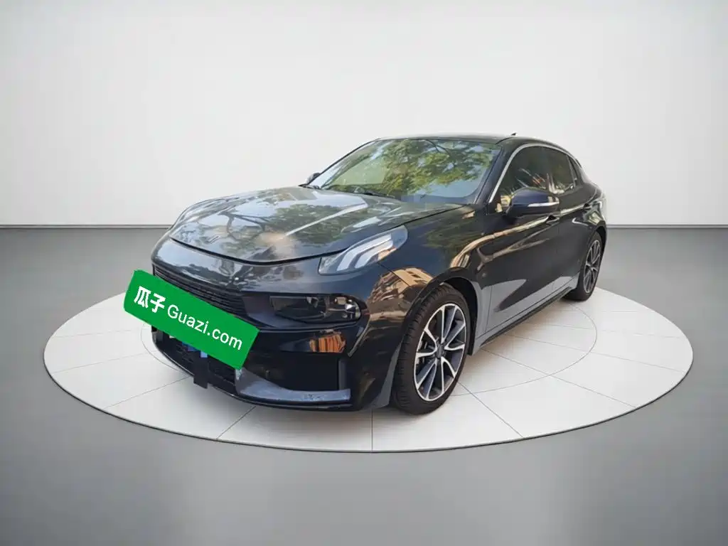 Lynk & Co 03