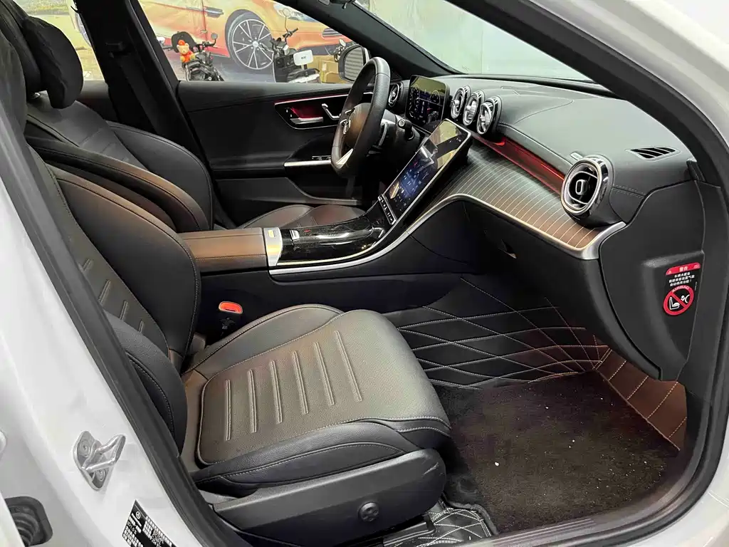 Mercedes-Benz C-Class — миниатюра 12