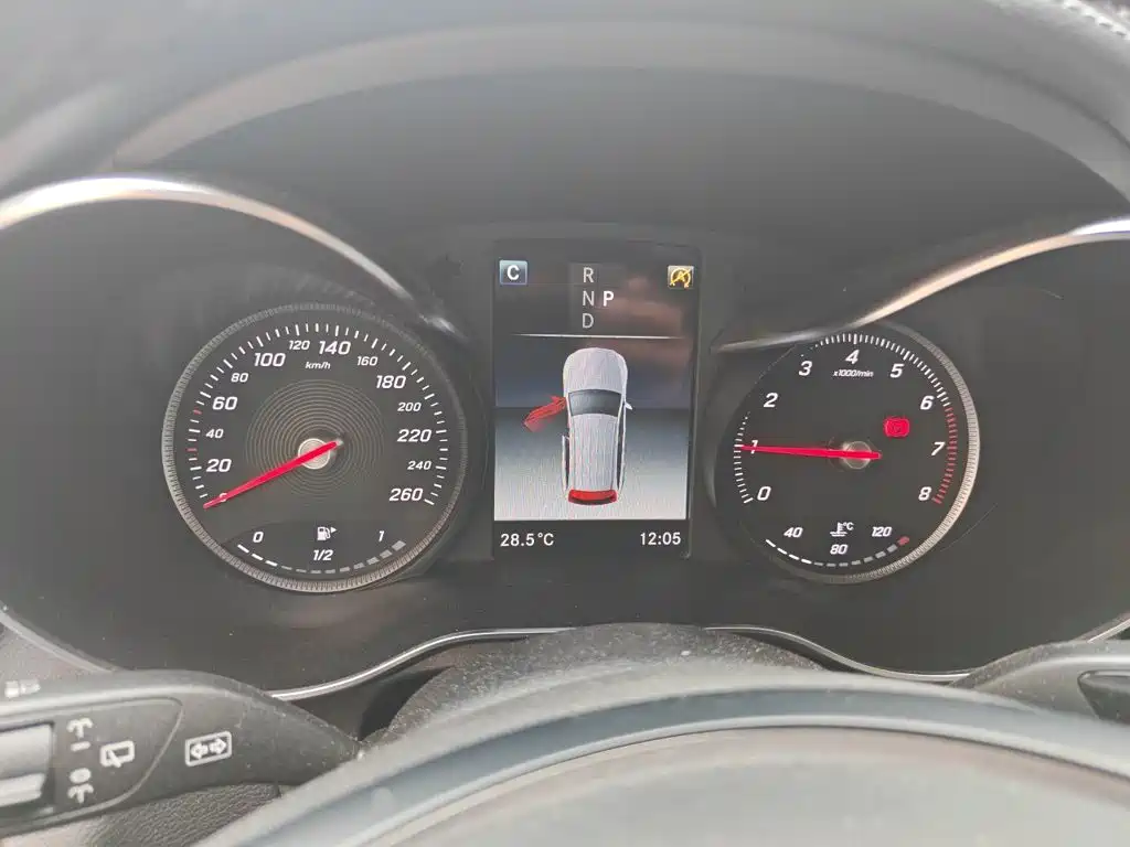 Mercedes-Benz GLC — миниатюра 12