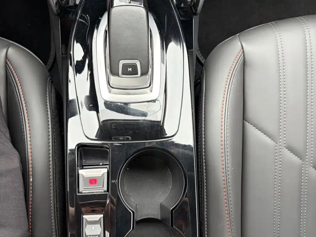 Peugeot 2008 — миниатюра 11
