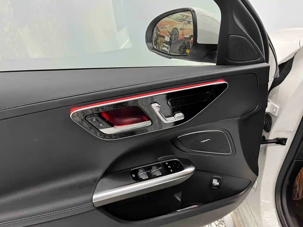 Mercedes-Benz C-Class — миниатюра 6