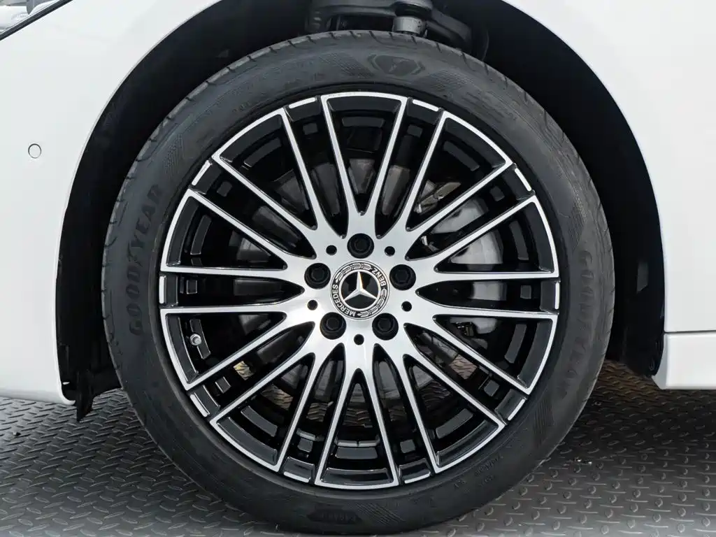 Mercedes-Benz C-Class — миниатюра 10