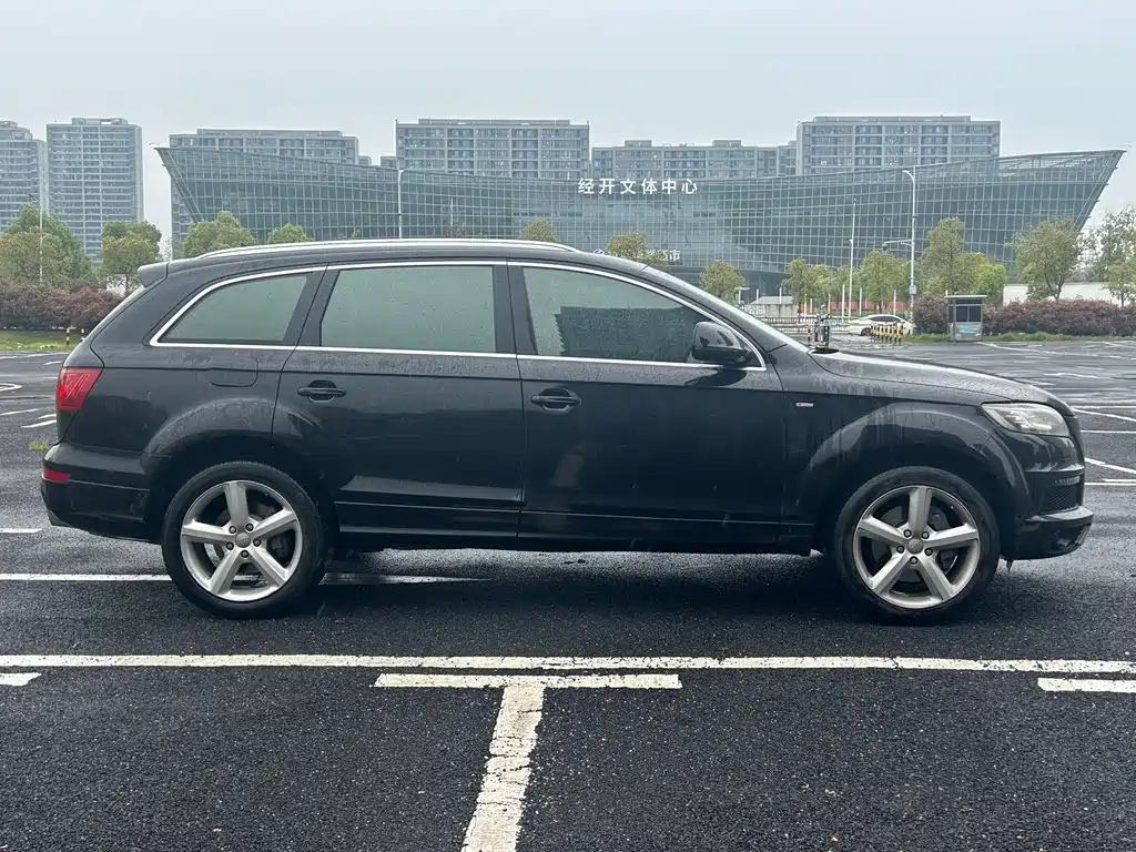 Audi Q7 — миниатюра 7