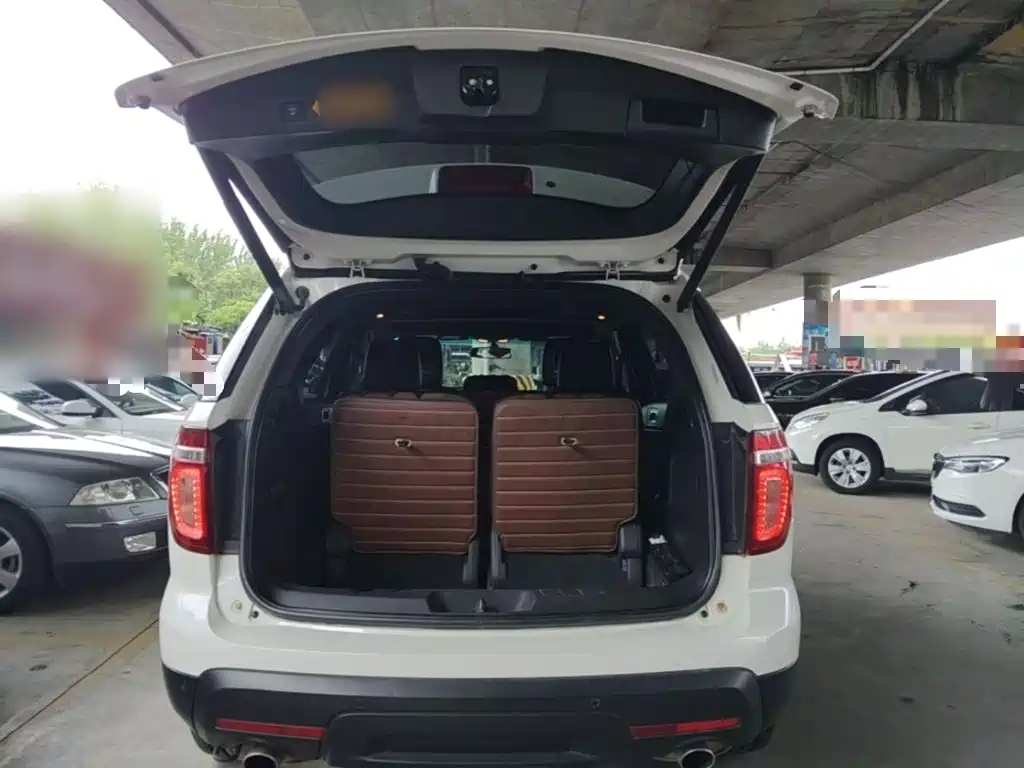 Ford Explorer (Import) — миниатюра 19