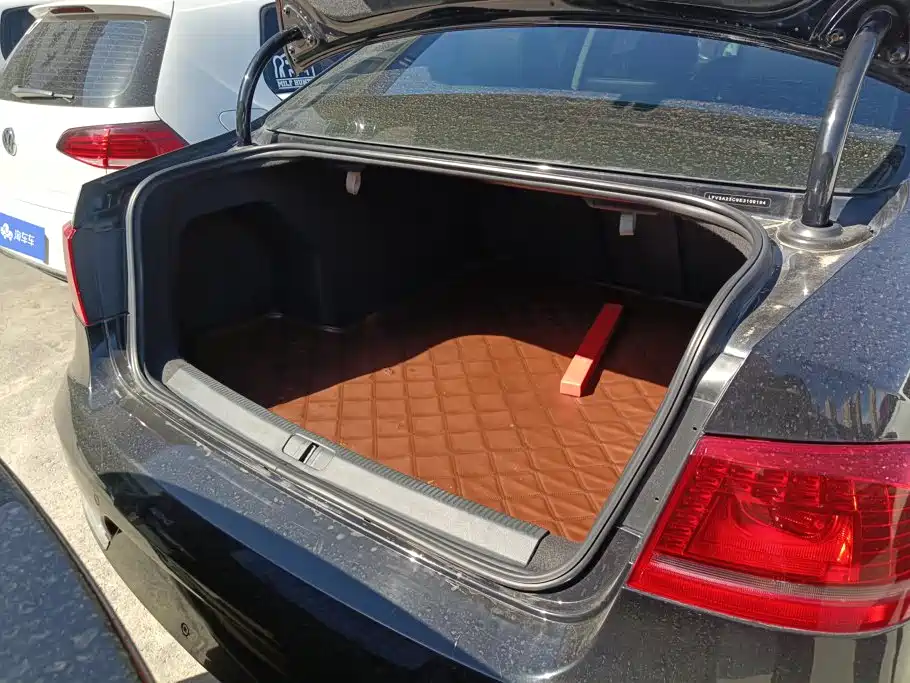 Volkswagen Magotan — миниатюра 4
