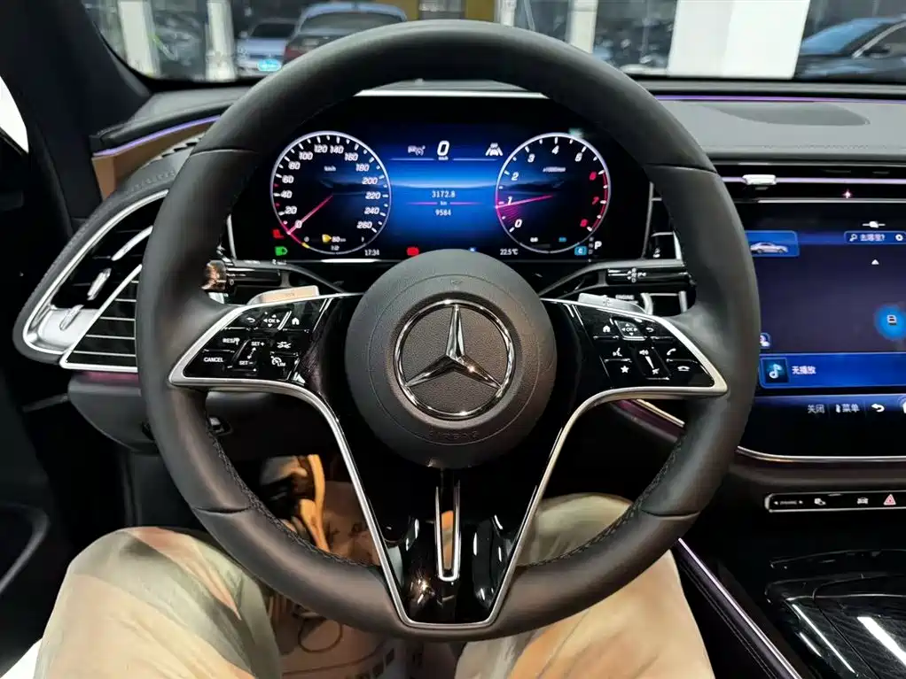 MERCEDES-BENZ E CLASS