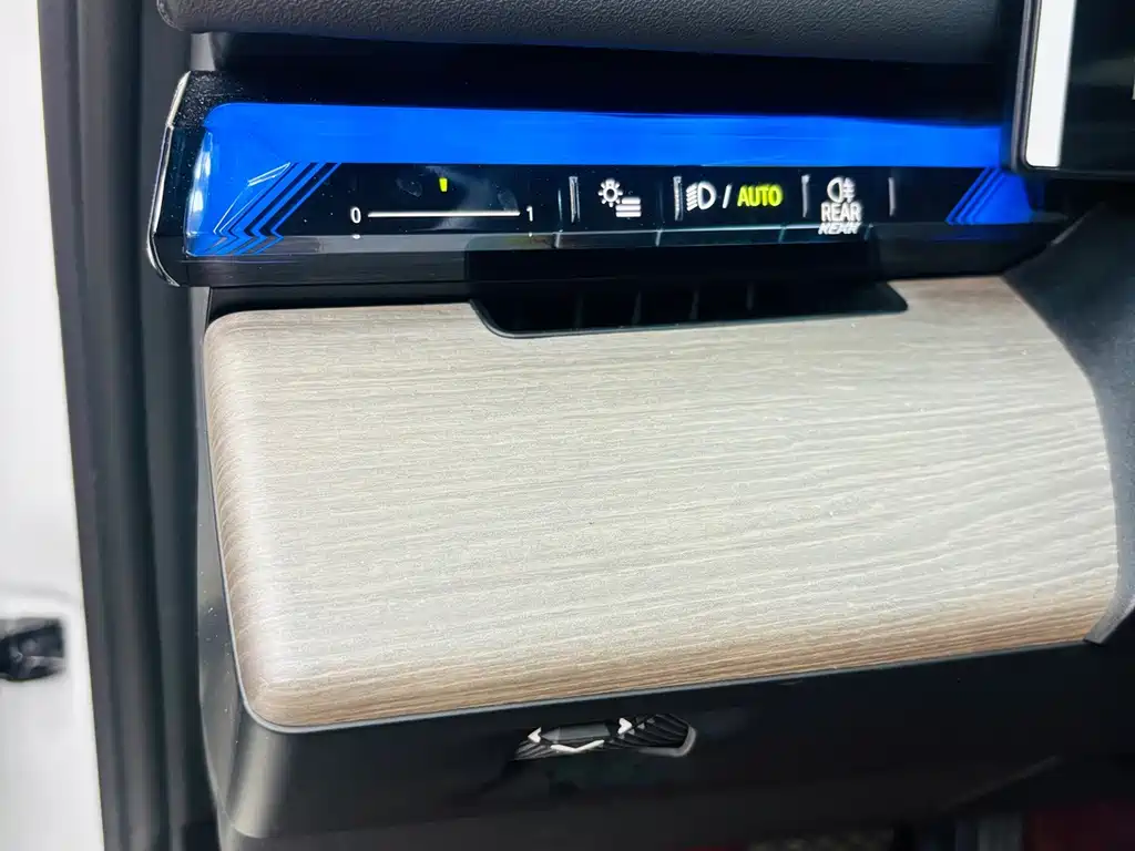 BMW 5 Series — миниатюра 14