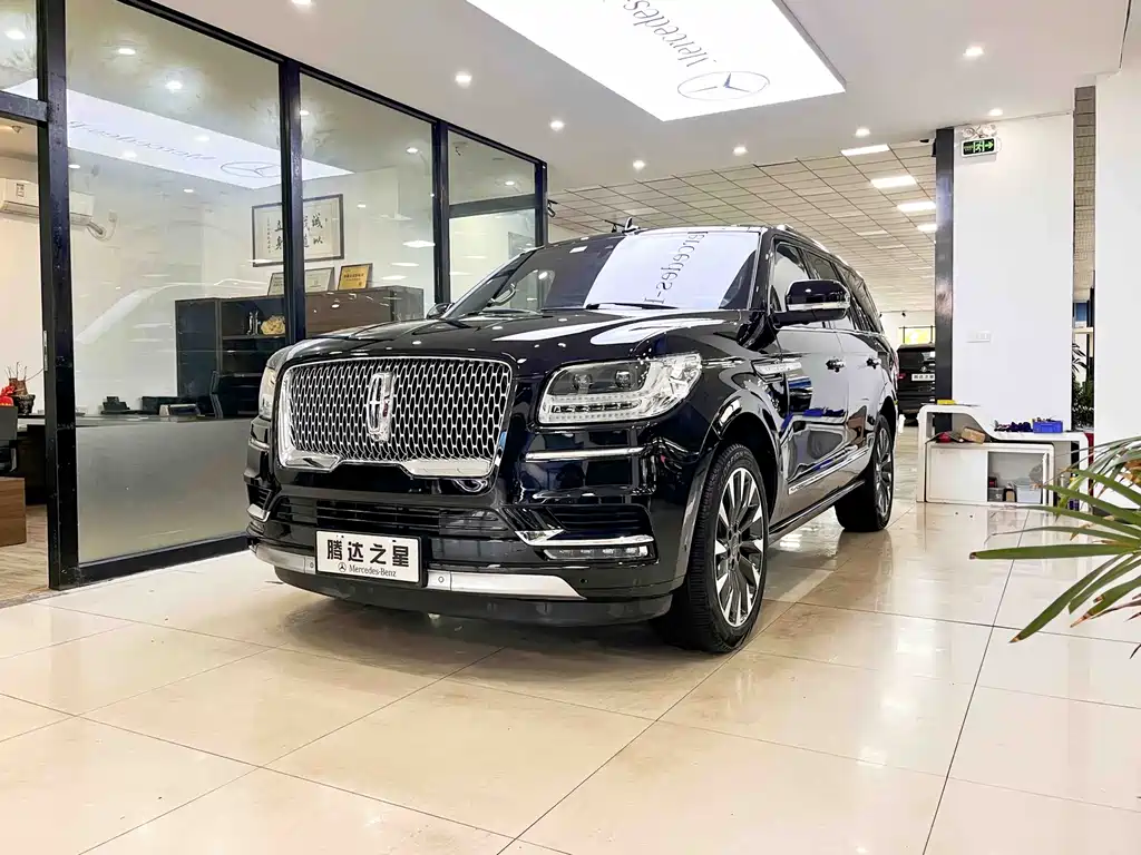 Купить Lincoln Navigator