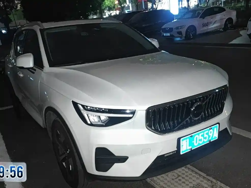Volvo XC40 — миниатюра 2