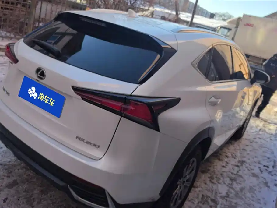 LEXUS NX