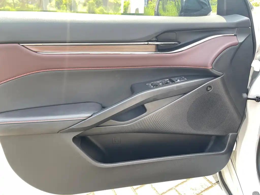 Ford Mondeo — миниатюра 12