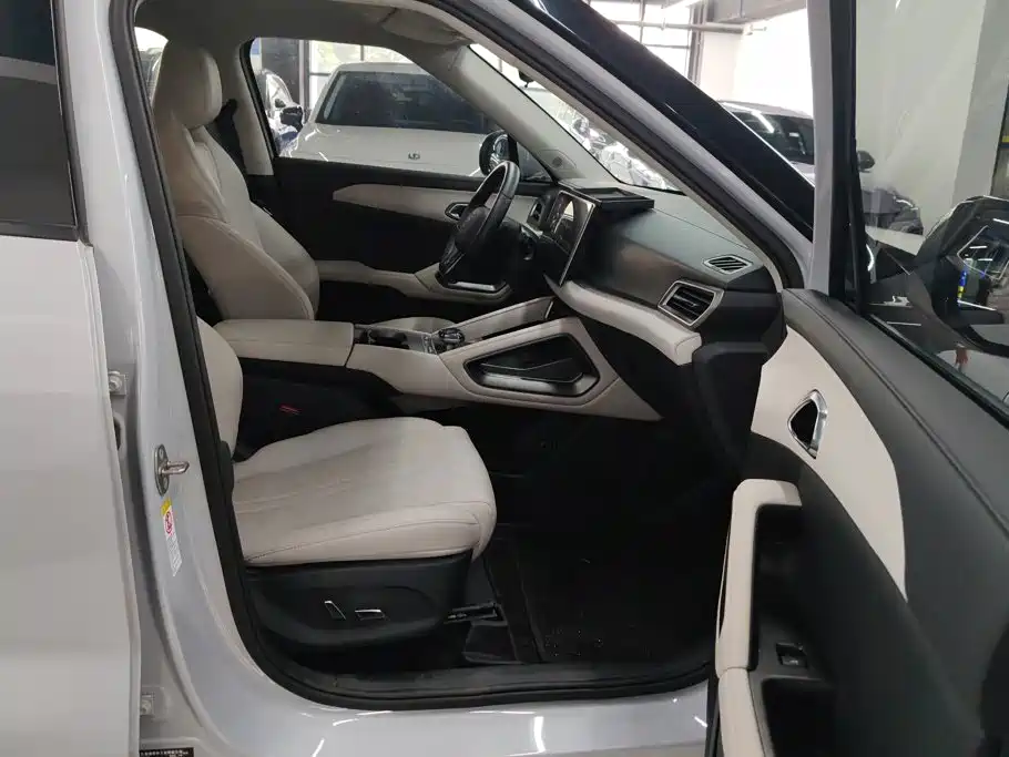 BYD Yuan UP — миниатюра 8