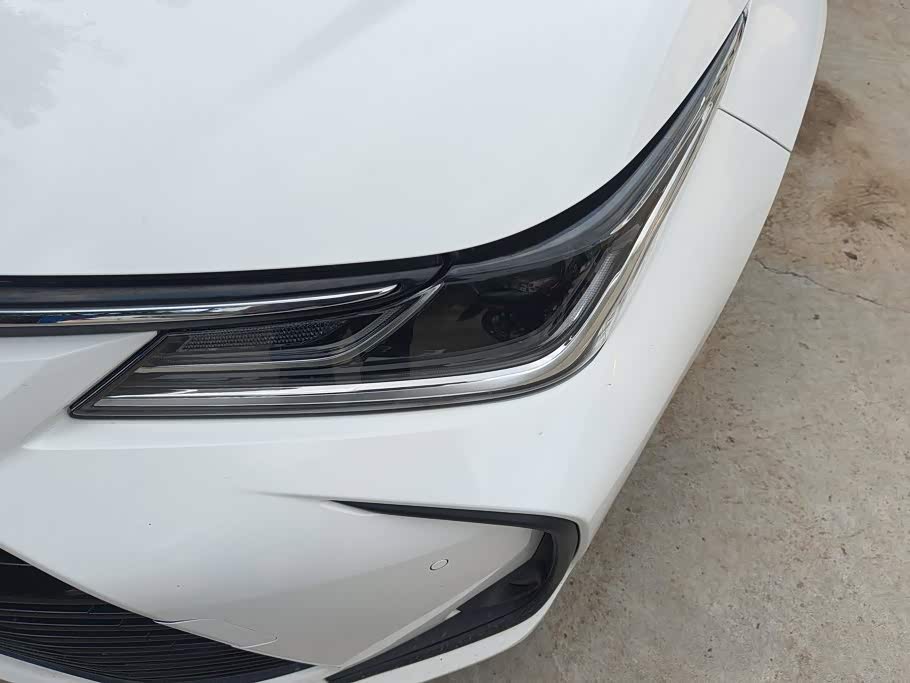 Toyota Corolla 1.5 л 2022 г. Белый, пробег 22000 км
