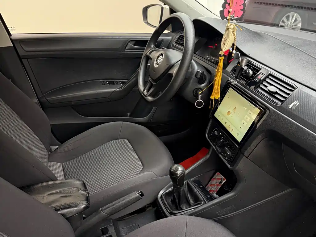 Volkswagen Santana — миниатюра 18