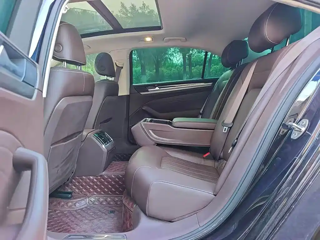 Volkswagen Phideon — миниатюра 6