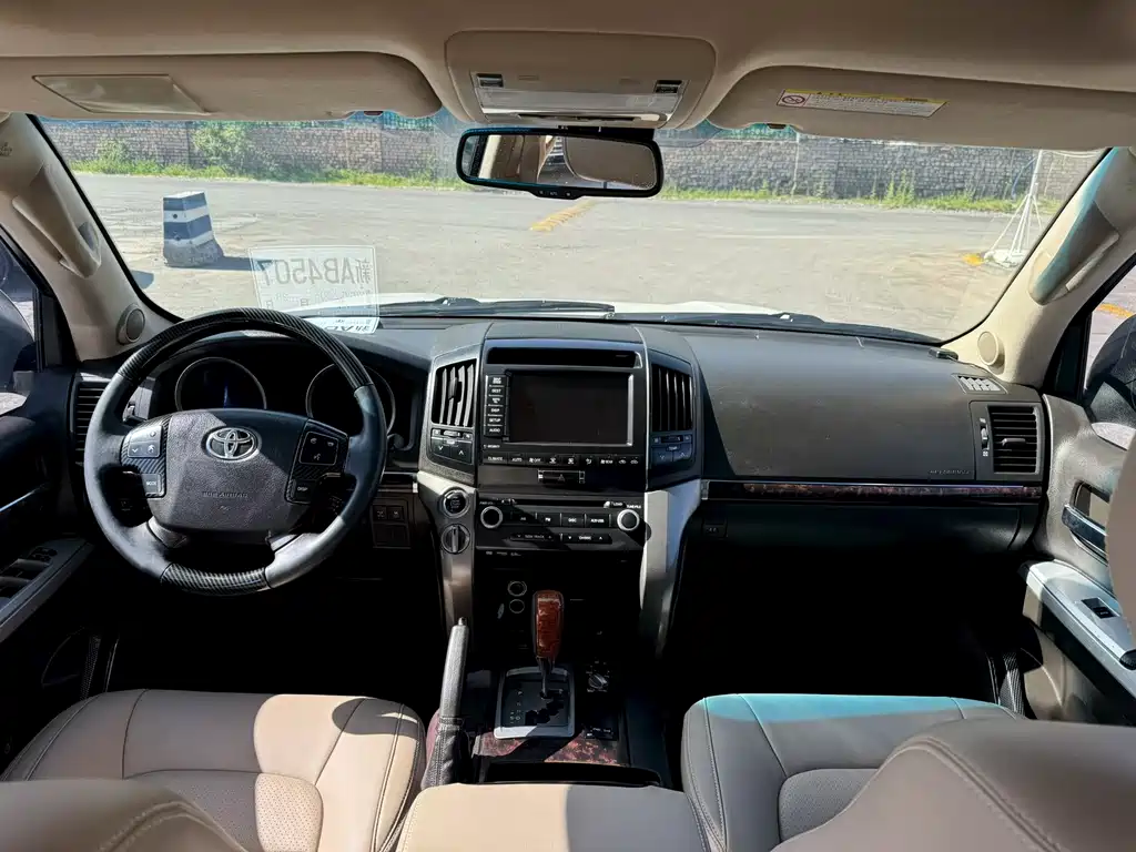 Toyota Land Cruiser 2010 4.7L AT VX