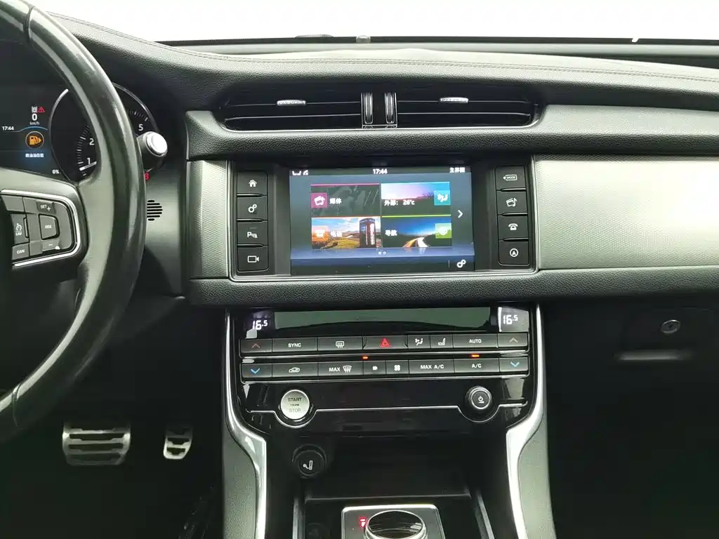 Jaguar XF — миниатюра 12