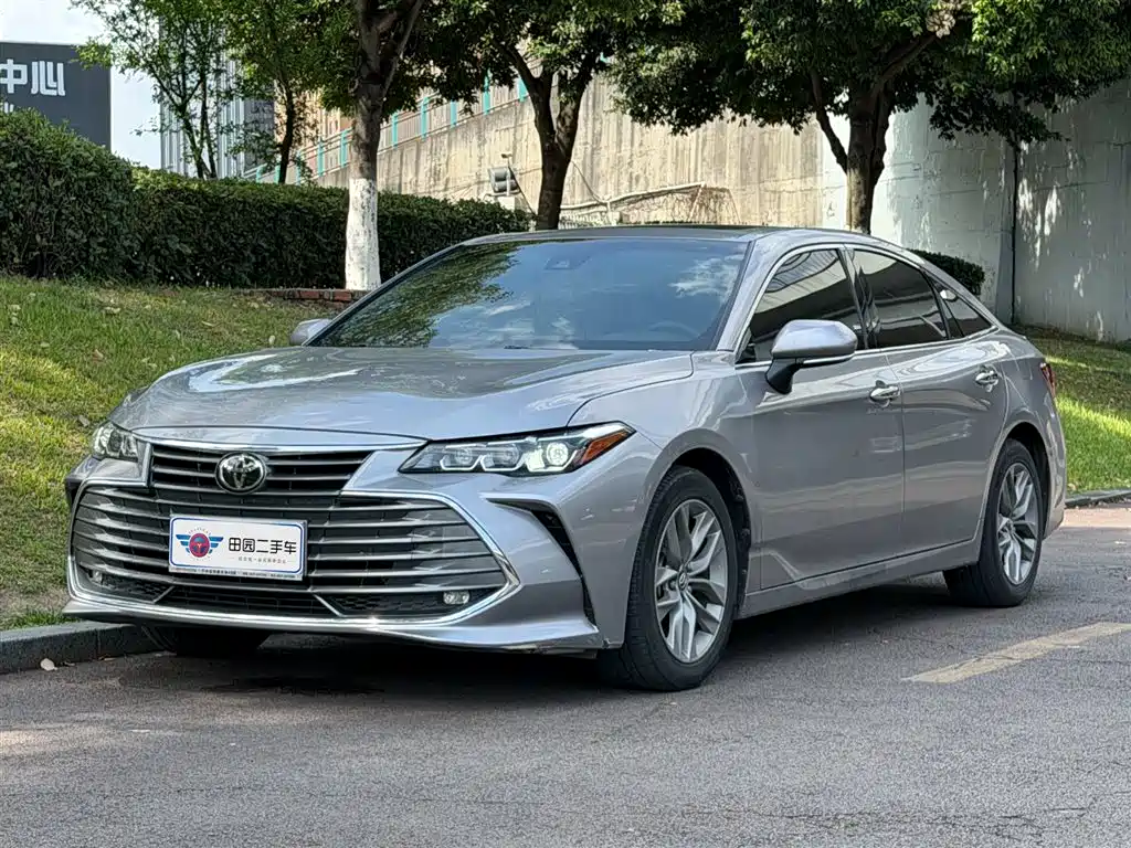 Купить Toyota Avalon