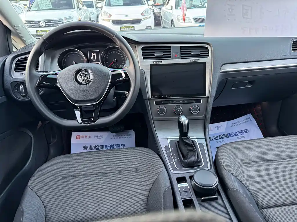 Volkswagen Golf — миниатюра 9