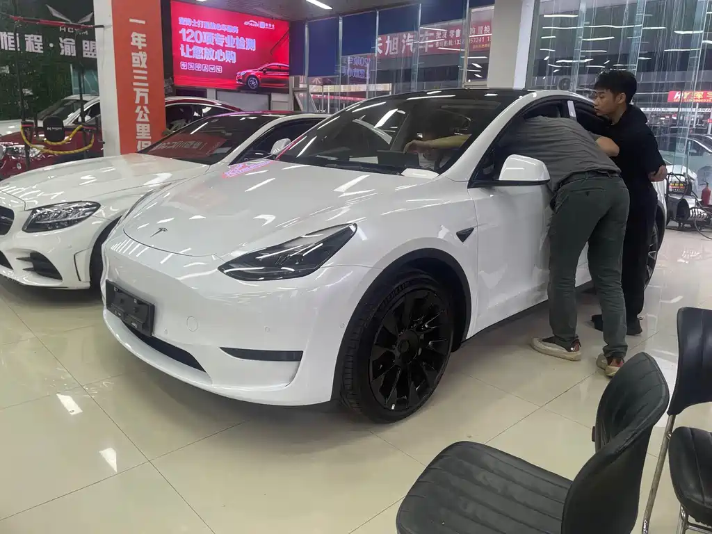 Tesla Model Y 2022