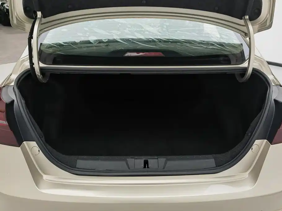 Geely Emgrand — миниатюра 4