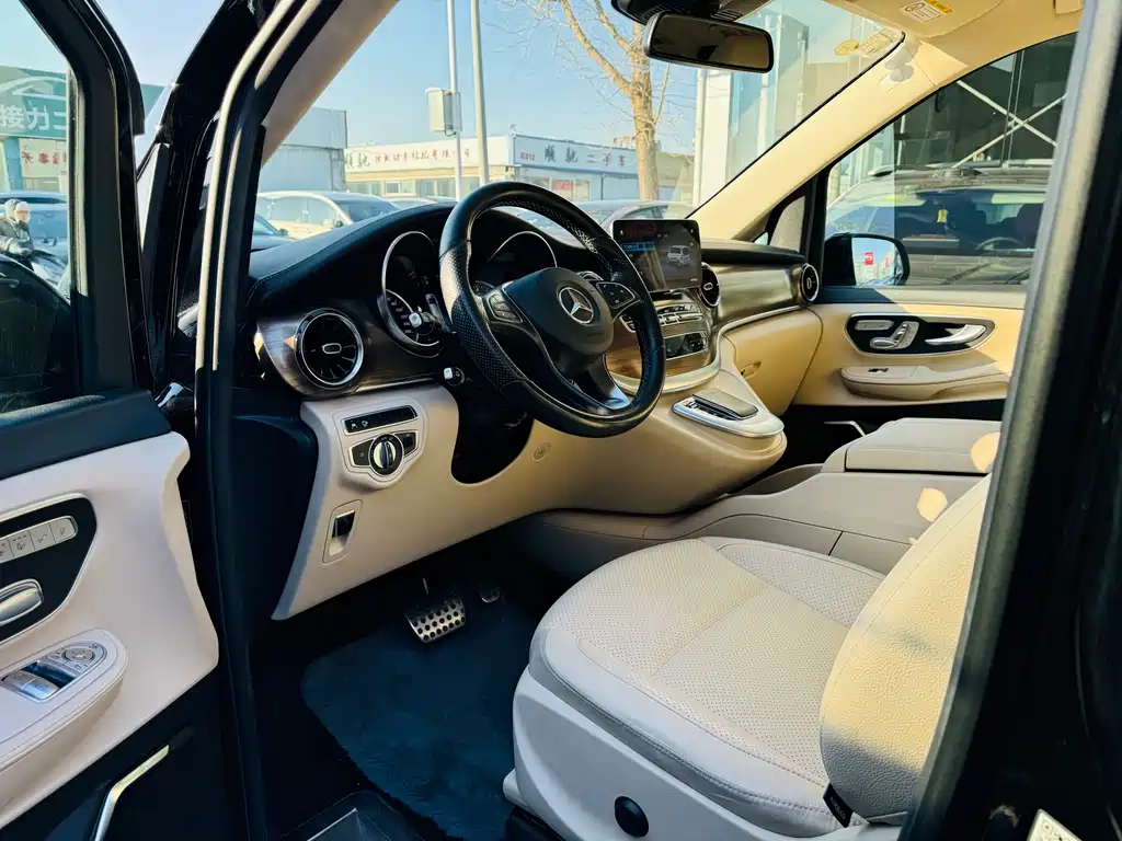 MERCEDES-BENZ V CLASS