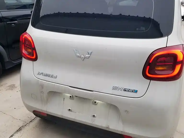 Wuling MINIEV — миниатюра 6