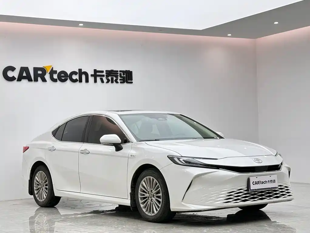 Toyota Camry — миниатюра 6